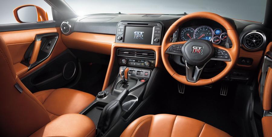  Nissan GT-R 2016 года  (JP) (фото 3 из 11)